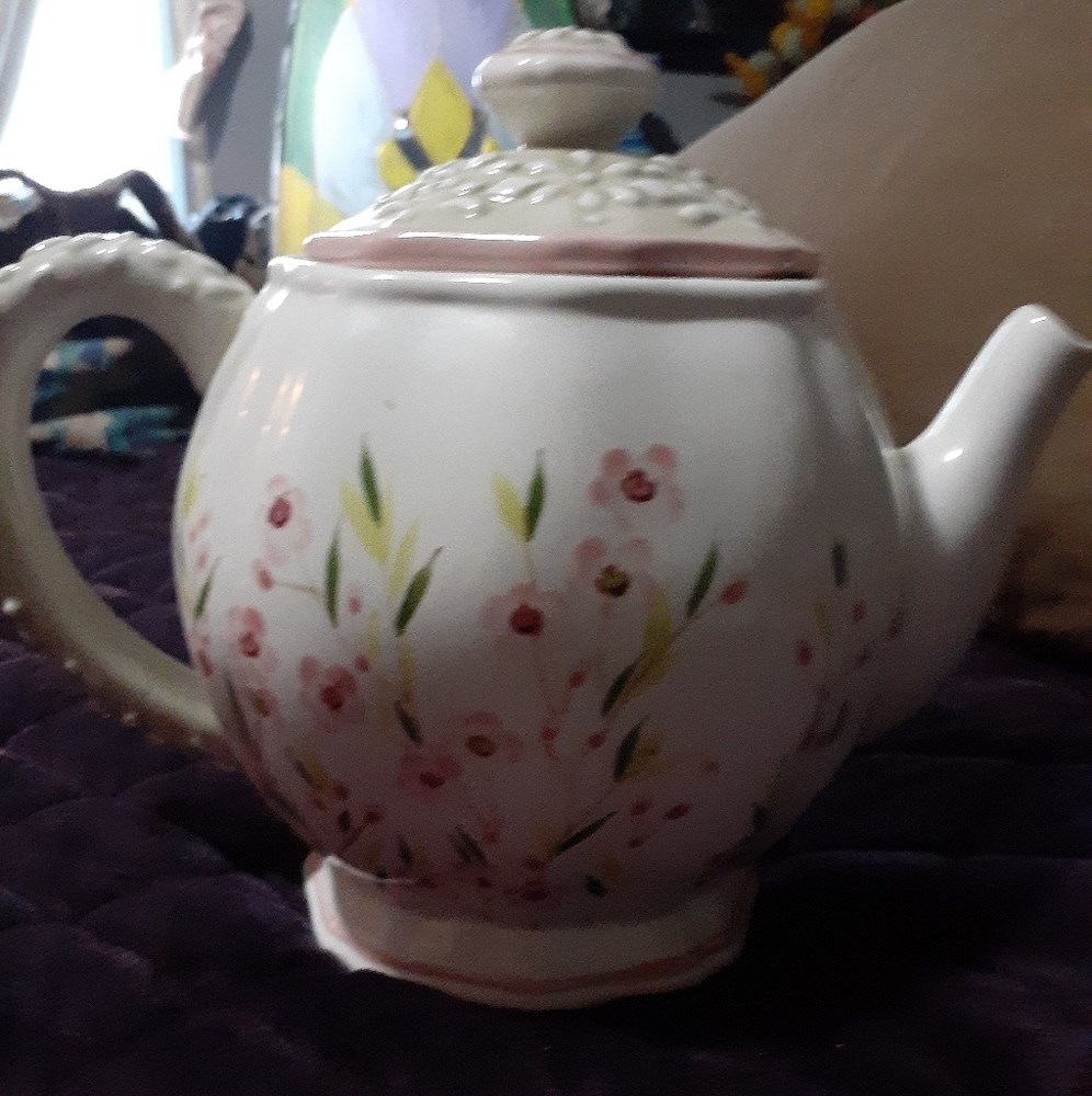 Hooks Basics Tea Pot